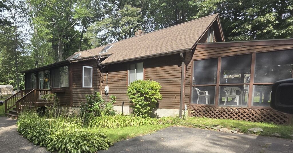 Property Photo:  18 Lakeview Drive  MA 01524 