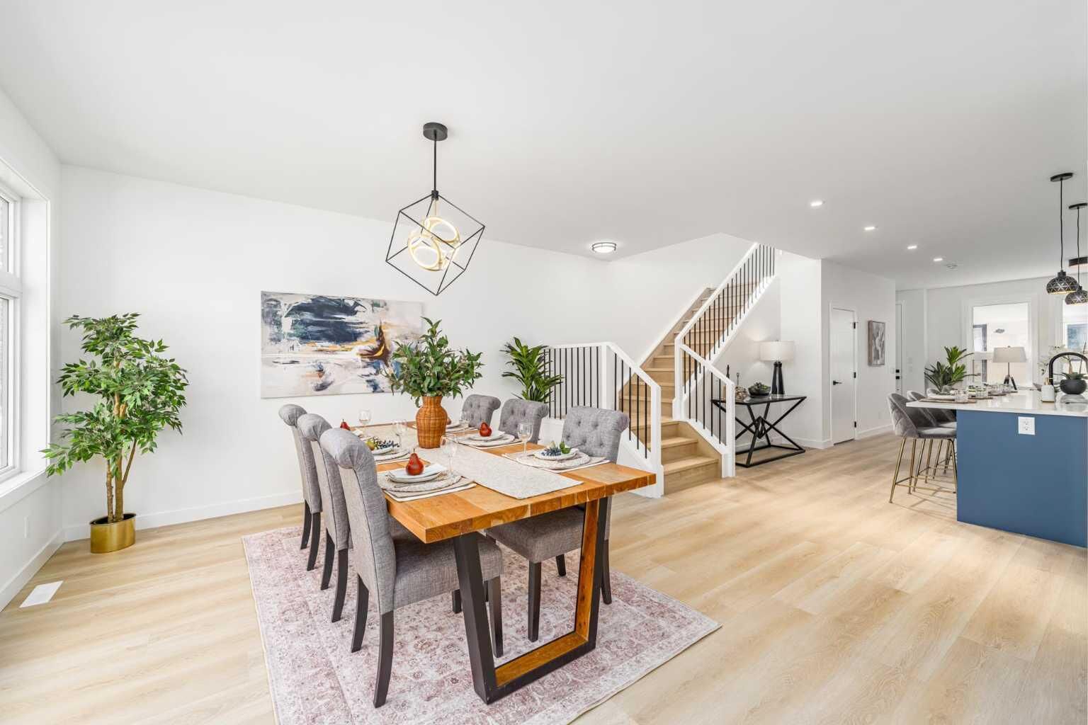 Property Photo:  423 Hendon Drive NW  AB T2K 2A1 