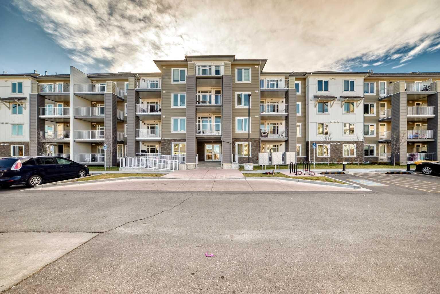 Property Photo: 6118 80 Avenue NE 2424 AB T3J 0S6