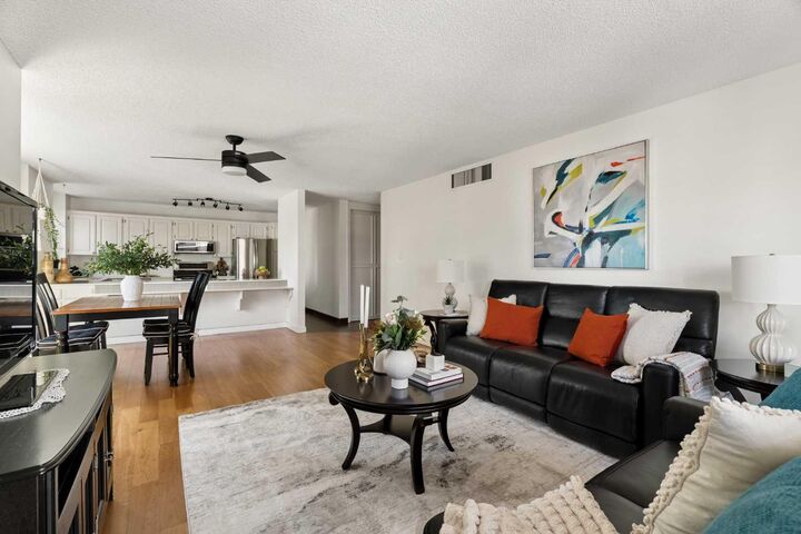 Property Photo:  540 14 Avenue SW 840  AB T2R 0M6 