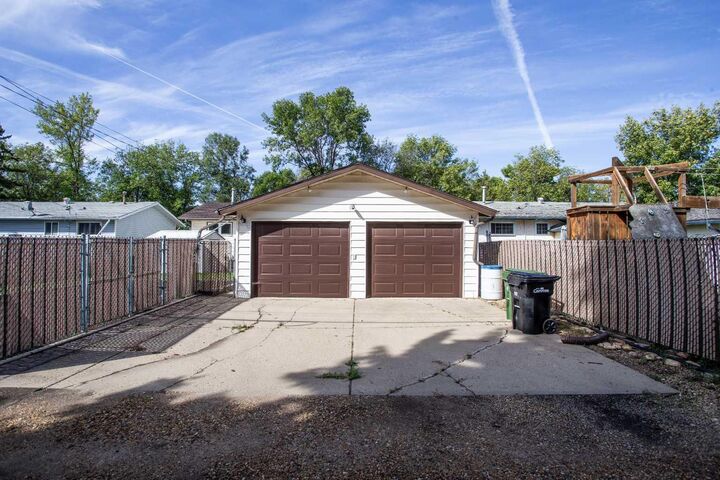 Property Photo:  4513 67 Street  AB T4V 2P8 