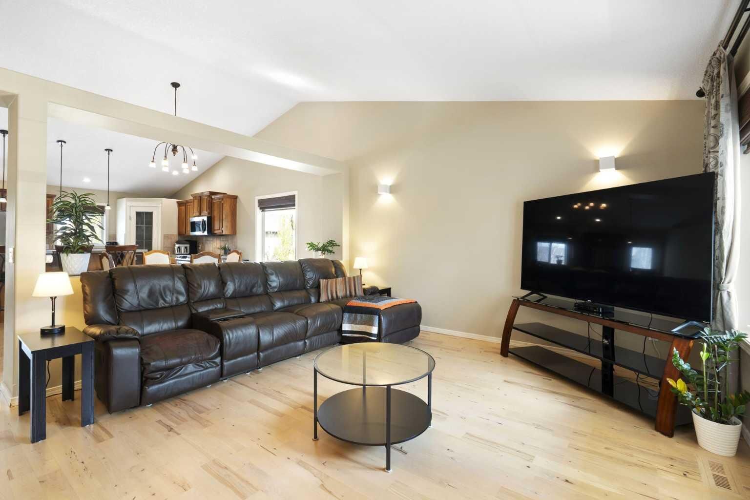 Property Photo:  57 Thornfield Close SE  AB T4A 2K7 