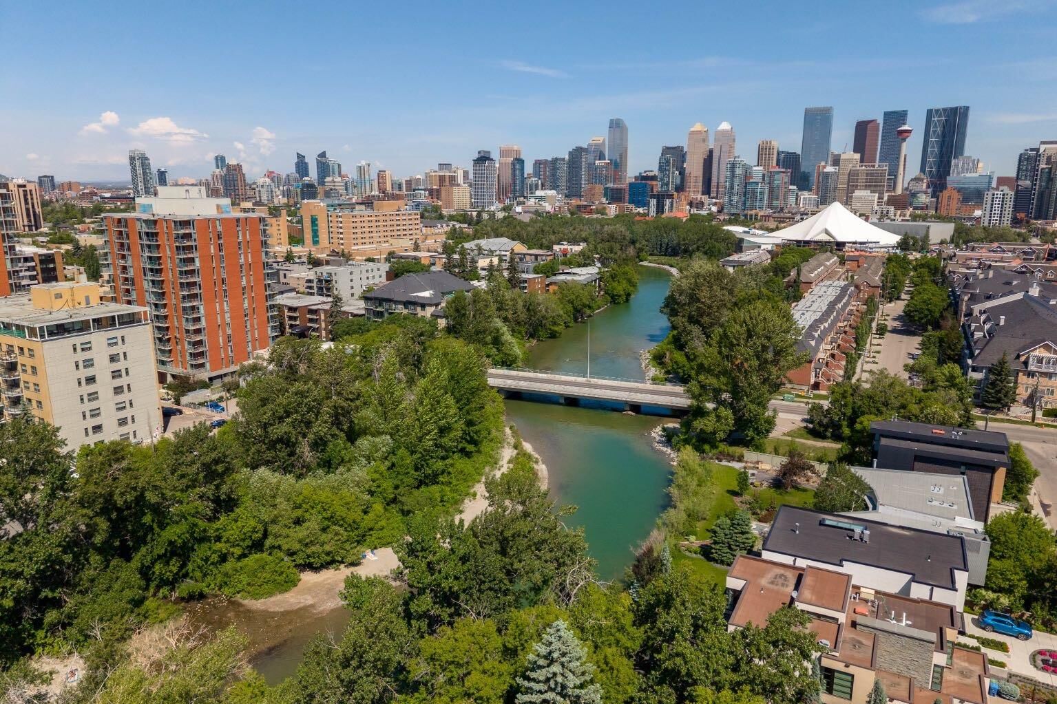 Property Photo:  108 25 Avenue SW 106  AB T2S 0K9 