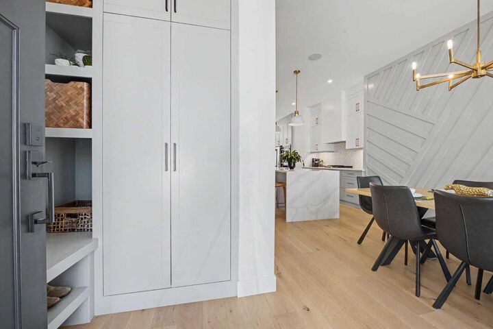 Property Photo: 621 22 Avenue NE AB T2E 1V3