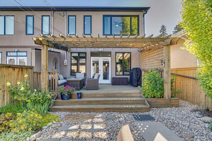 Property Photo:  1443 40 Street SW  AB T3C 1W8 