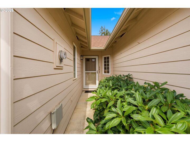 Property Photo: 383 NE Fircrest Pl OR 97128