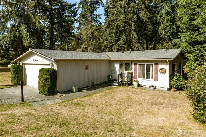 Property Photo: 2209 Conniston Way WA 98277