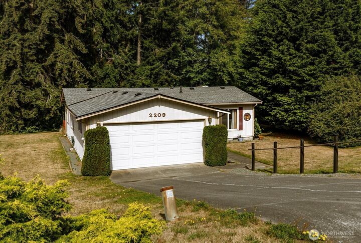 Property Photo: 2209 Conniston Way WA 98277