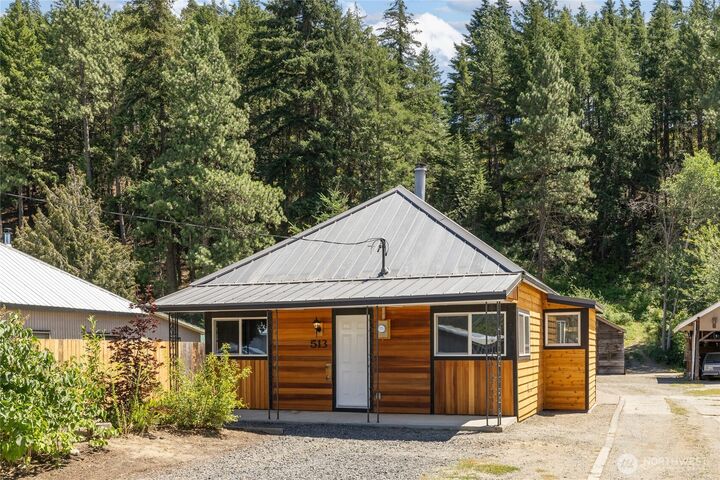 Property Photo:  513  Marie Avenue  WA 98943 
