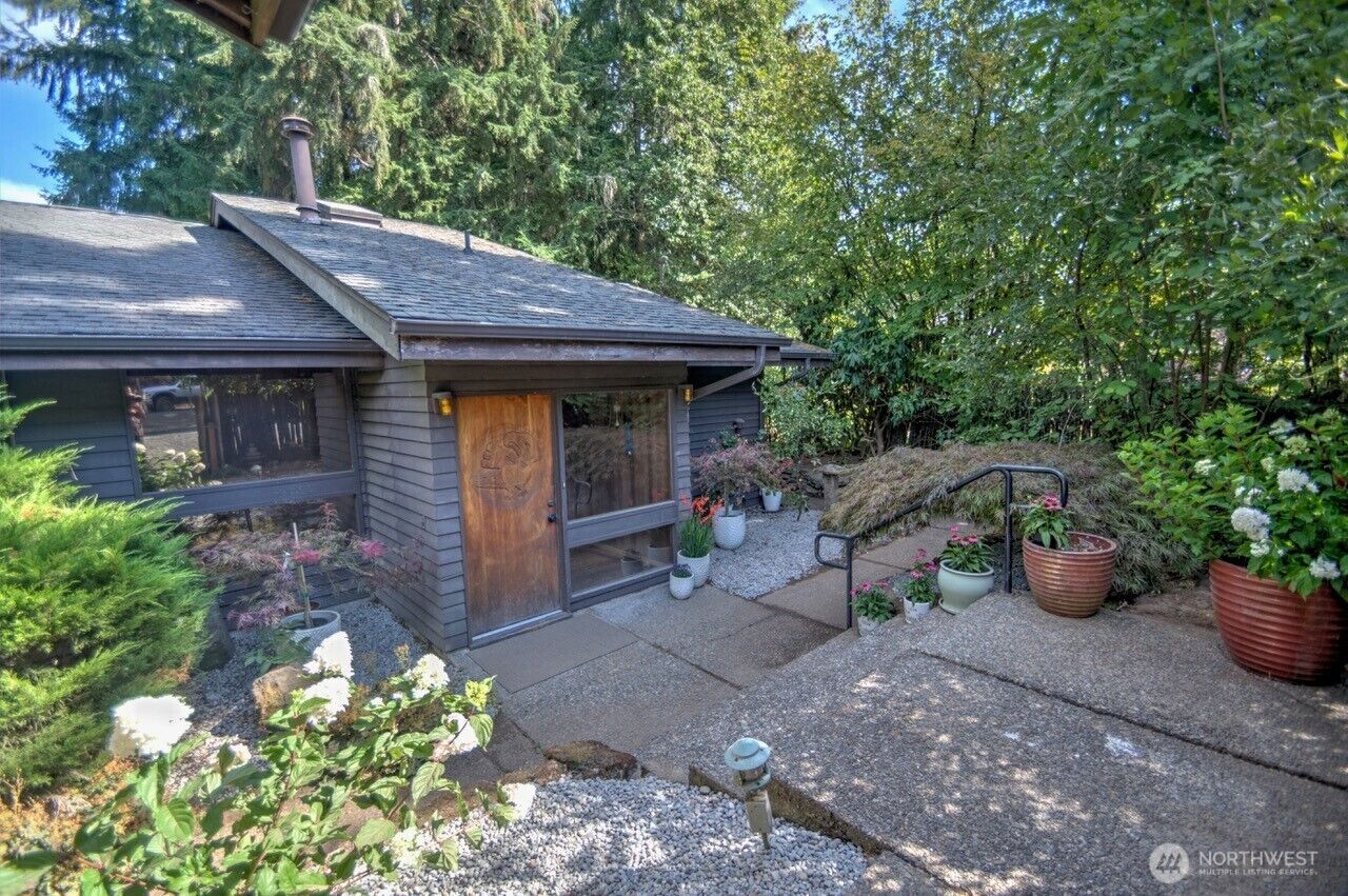 Property Photo:  5016  Brassfield Road SE  WA 98501 