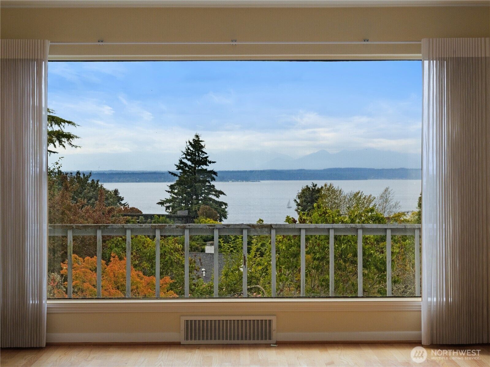 Property Photo:  10561  15th Avenue NW  WA 98177 