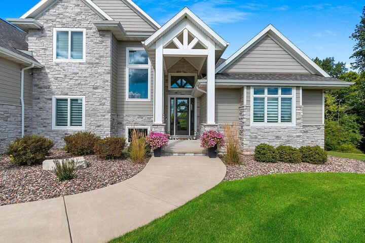Property Photo:  1852 Ridgemont Circle  WI 54115 