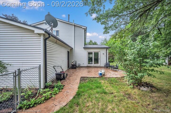 Property Photo: 1081 Keble Lane MI 48371