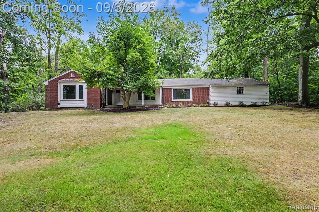 Property Photo:  47040 Timberlane Street  MI 48167 