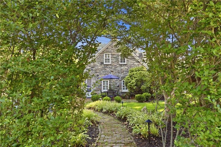 Property Photo: 453 Bellevue Avenue Ch RI 02840