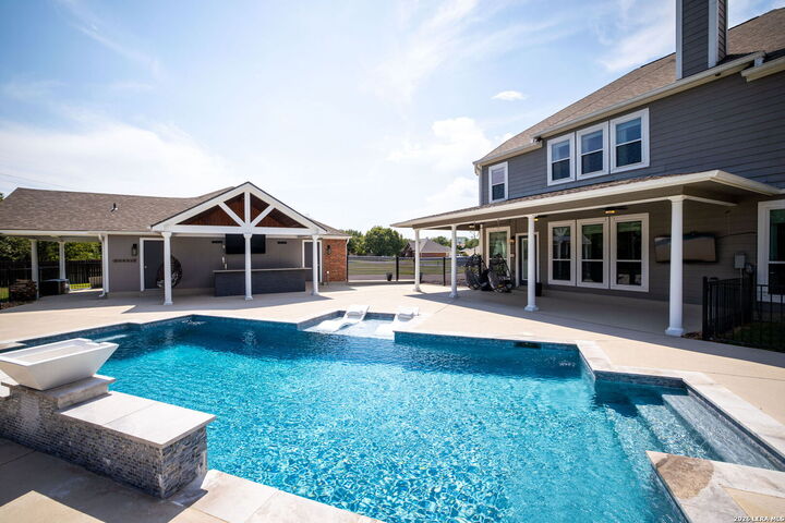 Property Photo:  195 Las Brisas Blvd  TX 78155 