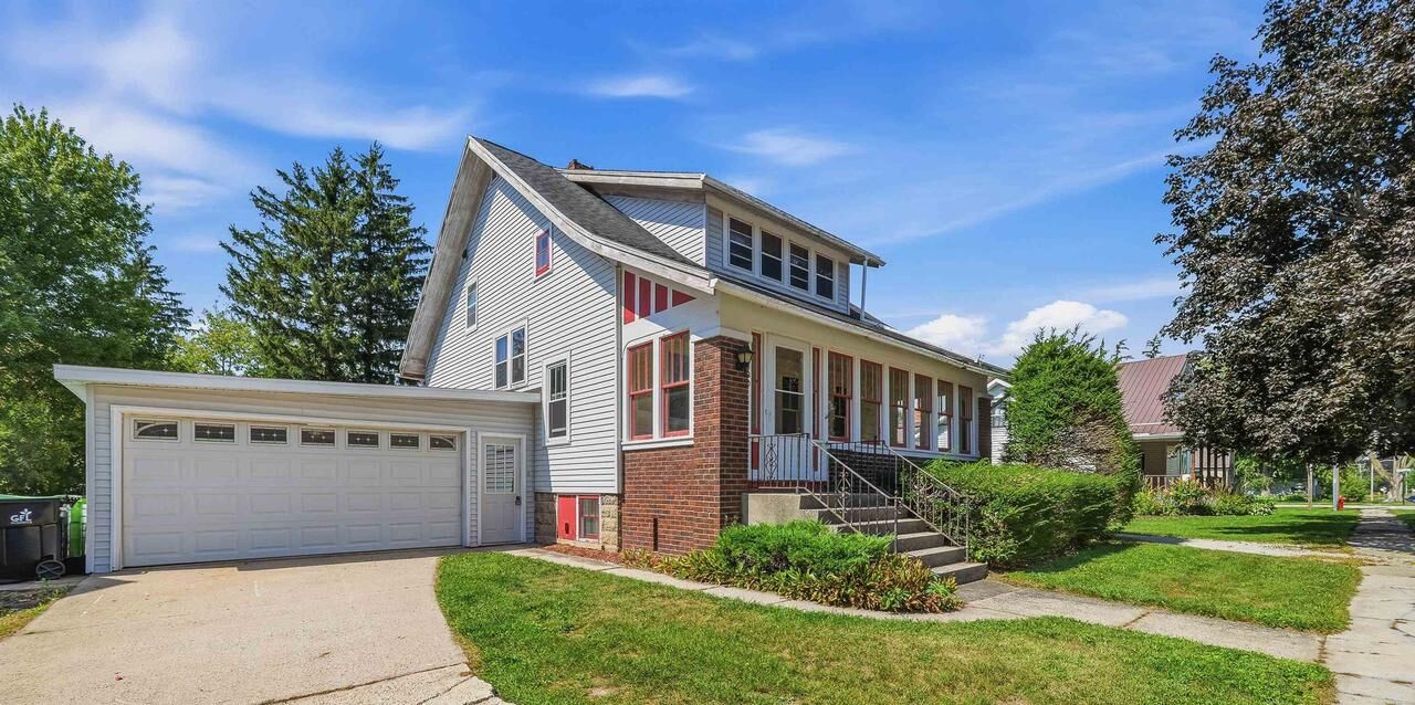Property Photo:  120 N Center Street  WI 53919 