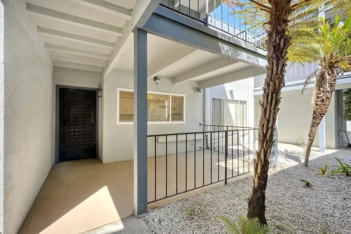 Property Photo:  3612 Vista Bella 2  CA 92056 