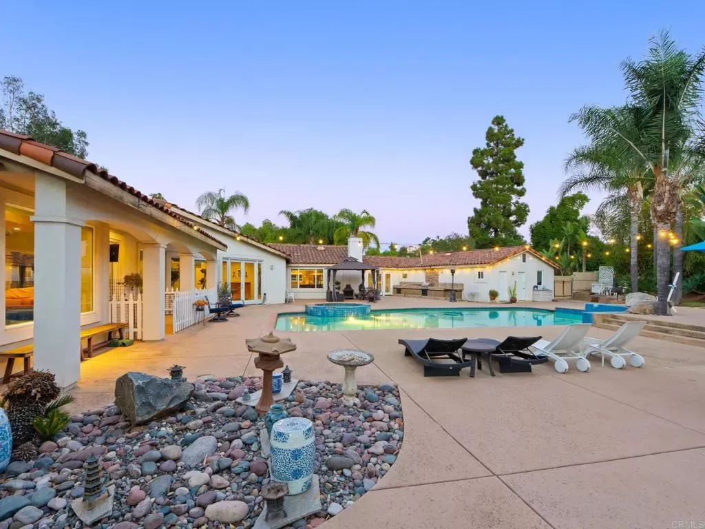 Property Photo:  886 Singing Trails Drive  CA 92019 