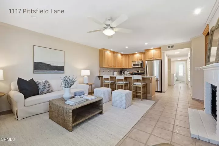 Property Photo: 1115 Pittsfield Lane CA 93001