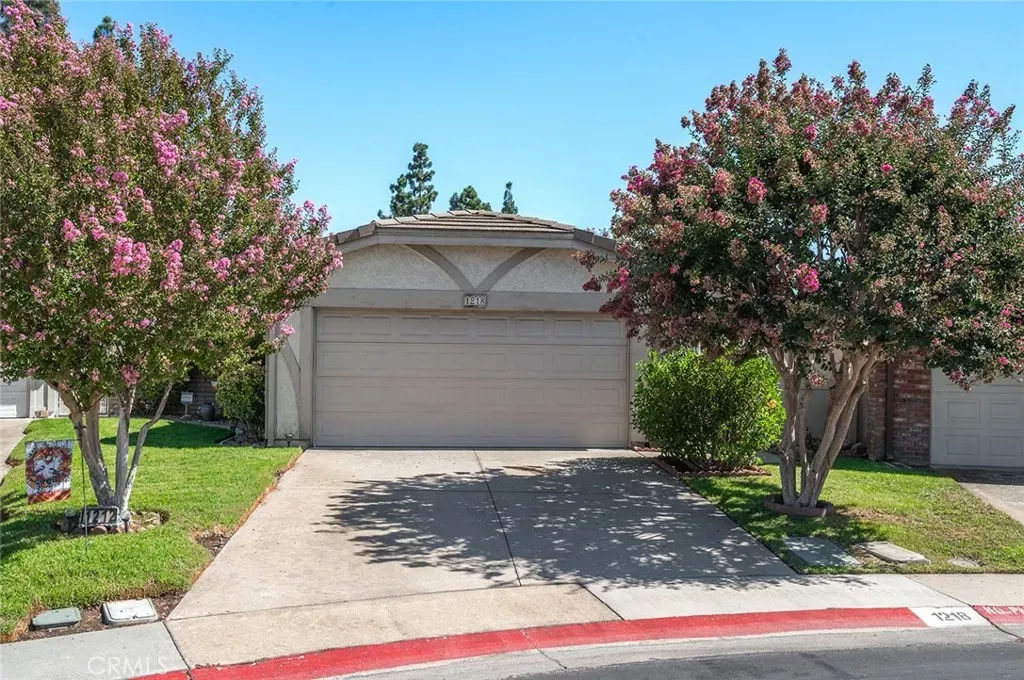 Property Photo:  1218 Tamarisk  CA 91784 