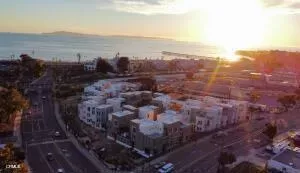 Property Photo:  1260 E Thompson 102  CA 93001 