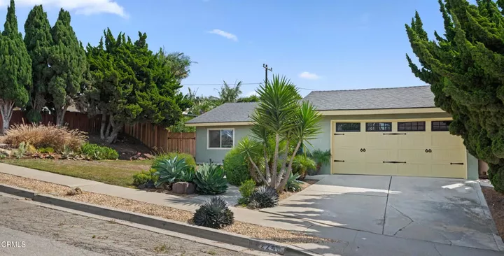 Property Photo:  2240 Crestmont Drive  CA 93003 