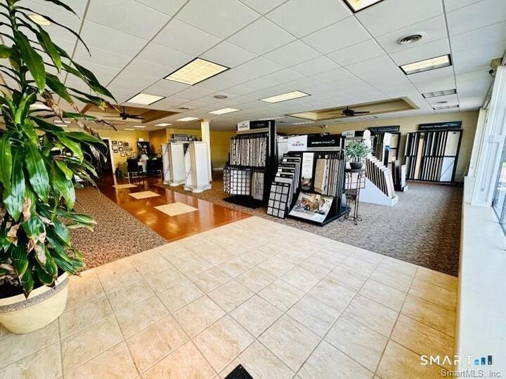 Property Photo:  892 North Colony Road  CT 06492 