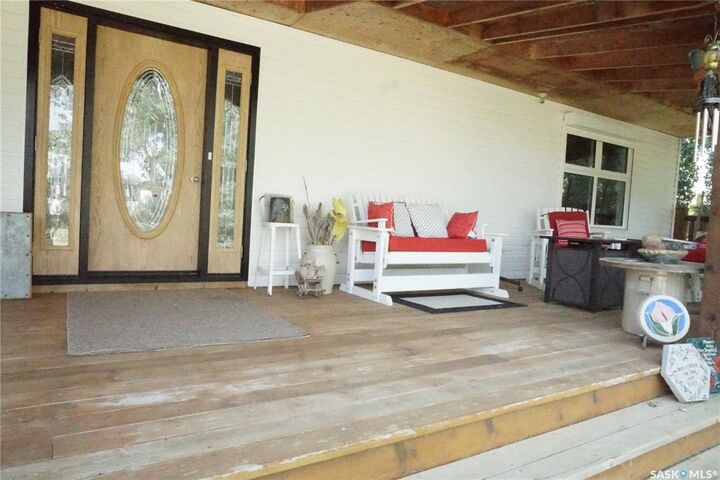 Property Photo:  406 2nd Avenue W  SK S0H 3P0 