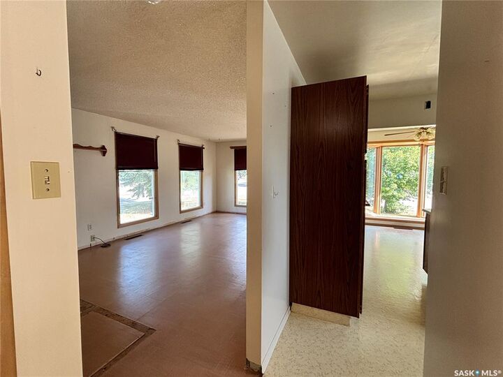 Property Photo:  102 6th Avenue W  SK S0L 0Y0 