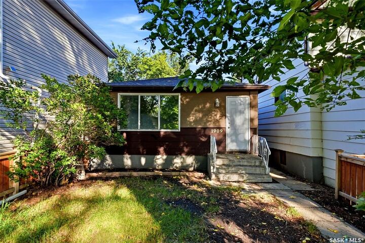 Property Photo:  1909 Montreal Street  SK S4P 1L4 