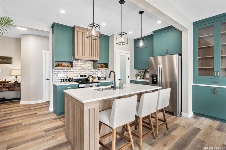 Property Photo:  922 Yuel Bend  SK S7W 1L5 
