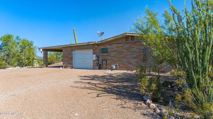 Property Photo:  4941 N Tortolita Road  AZ 85745 