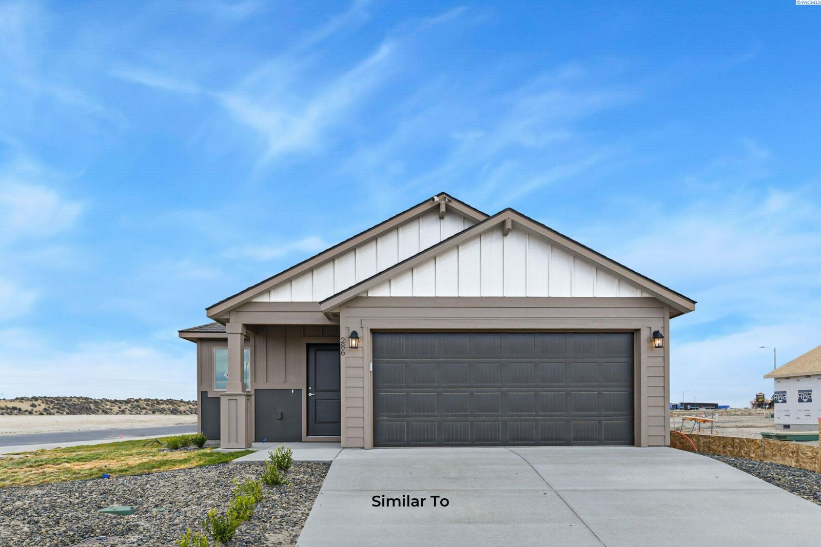 Property Photo: 5820 Redtail Dr WA 99301