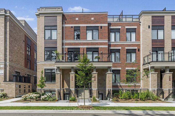 Property Photo: 58 Elizabeth Street S 2208 ON L4C 5W2