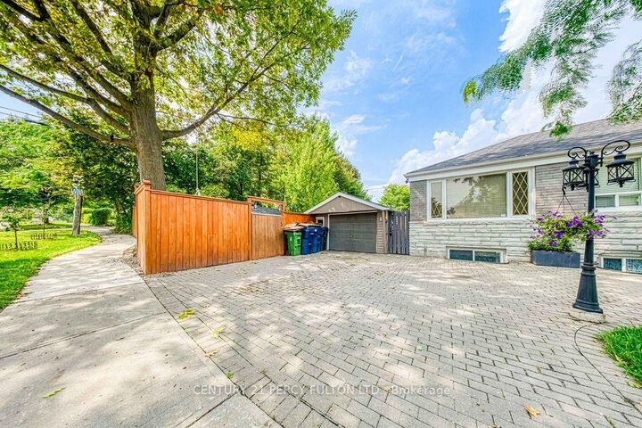 Property Photo:  36 Merryfield Drive Bsmt  ON M1P 1J5 