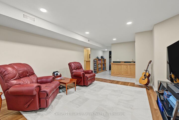 Photo de la propriété: 15 Robinhood Court ON P1C 1L3