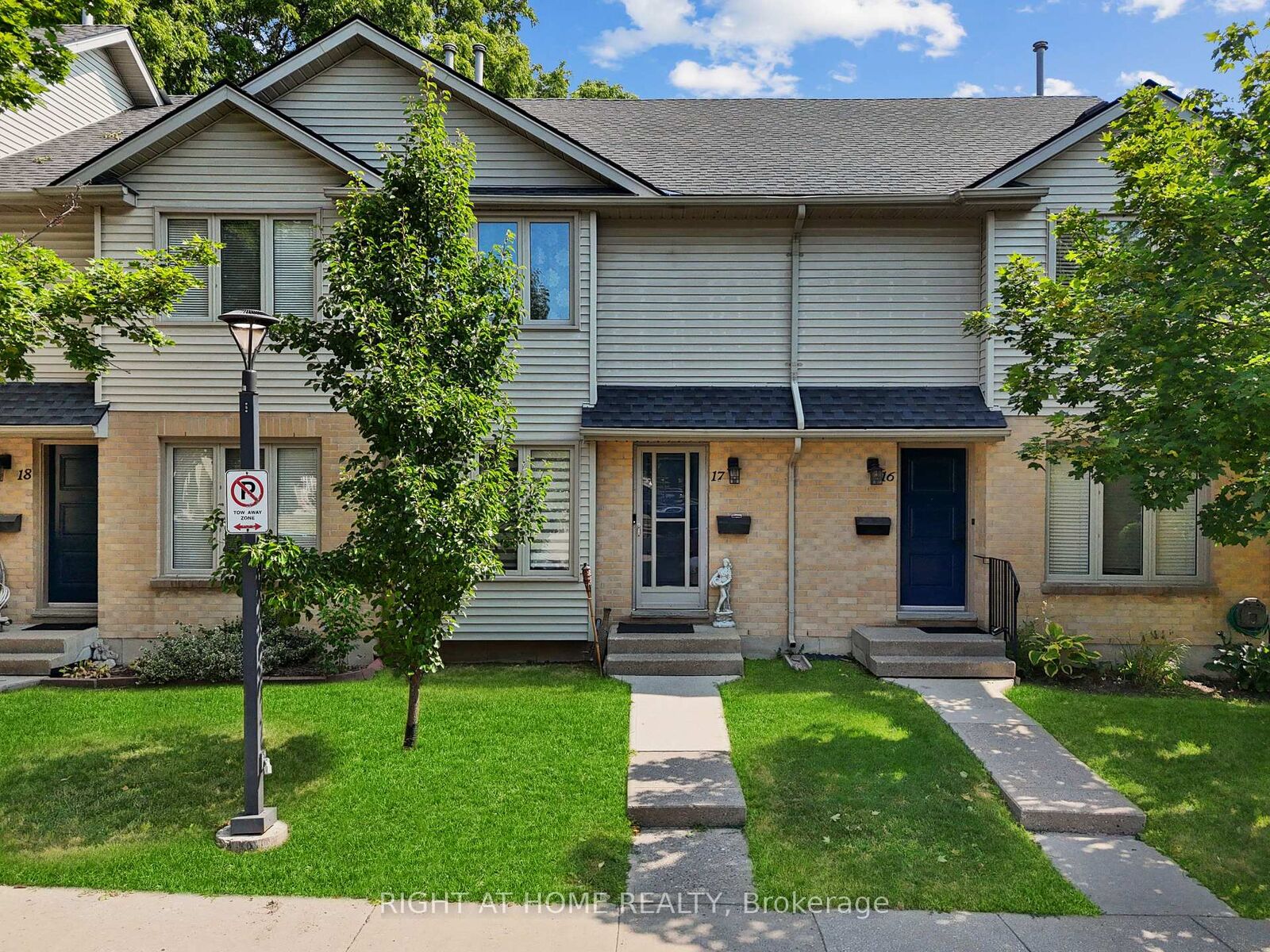 Property Photo:  925 Lawson Road 17  ON N6G 4X3 