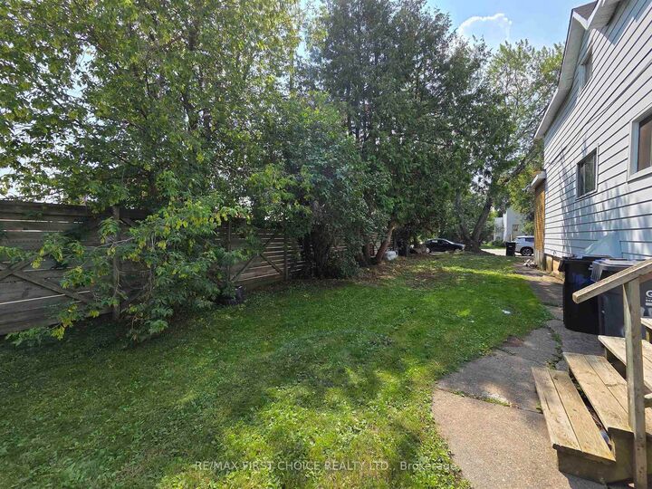 Property Photo:  115 Cameron Street  ON P7C 2G7 