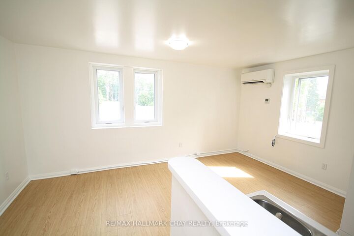 Property Photo:  58 Queen Street W 1  ON L0L 1P0 