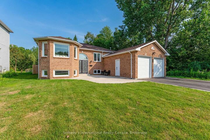 Property Photo:  53 Royal Beech Drive  ON L9Z 1H3 