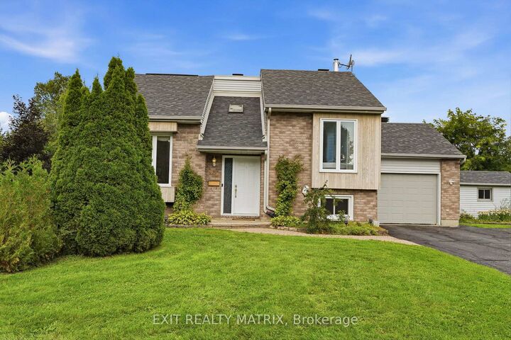 Property Photo: 44 Ste Therese Boulevard ON K0A 1W0