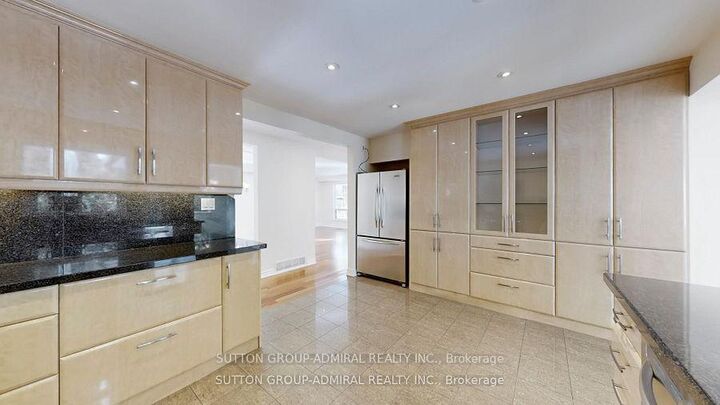 Property Photo:  129 Crestwood Road Upper  ON L4J 1A7 