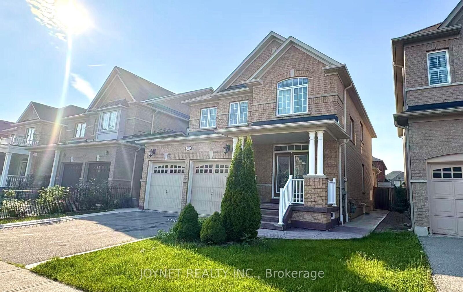 Property Photo:  373 Lauderdale Drive  ON L6A 4S9 