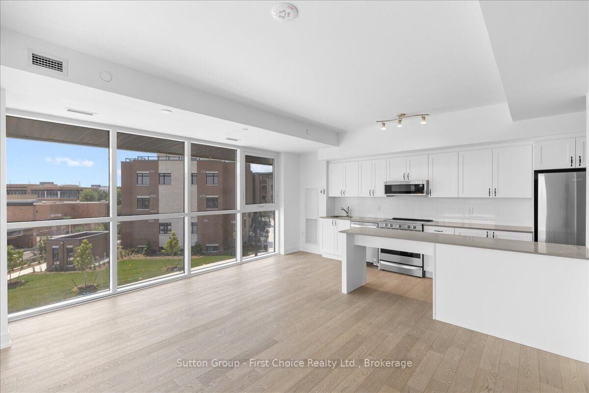Property Photo:  1063 Douglas McCurdy Common Circle  ON L5L 3H9 