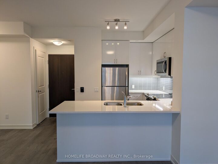 Property Photo:  4955 Yonge Street 2110  ON M2N 0L8 