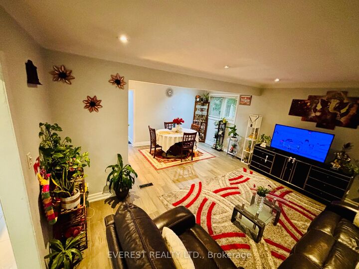 Property Photo:  130 Portsdown Road  ON M1P 1V5 