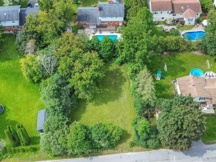 Property Photo:  412 Country Street  ON K0A 1A0 