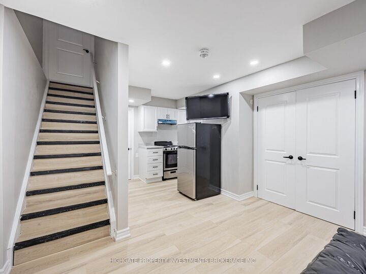 Property Photo:  6 Harper Hill Drive Lower  ON L1T 0J9 