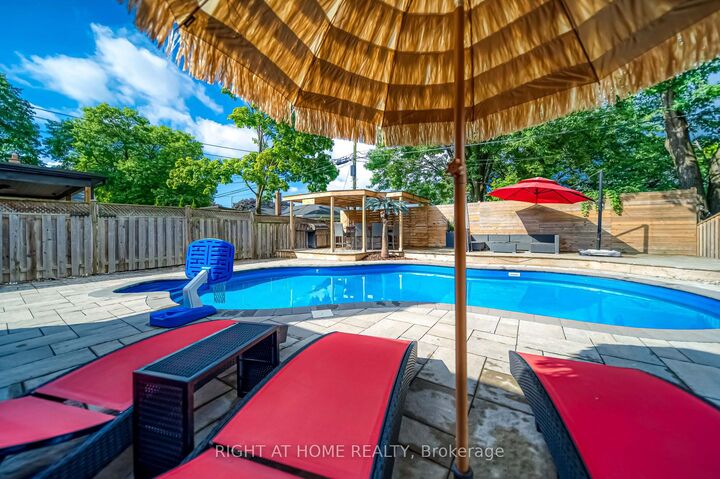 Property Photo:  76 Wishing Well Drive  ON M1T 1J3 